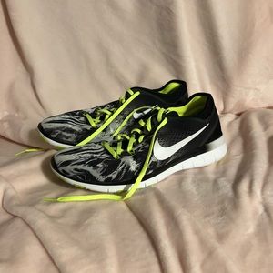 NWOT Women’s Nike 5.0 free running shoes